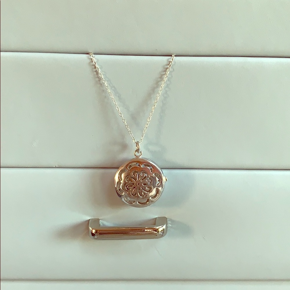 Silver 9️⃣2️⃣5️⃣sphere pendant